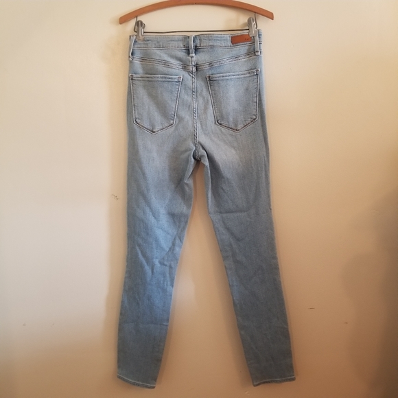 A&F Simone High Rise Jeans - Picture 2 of 2